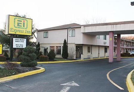 Express Inn - Wall Farmingdale Екстериор снимка