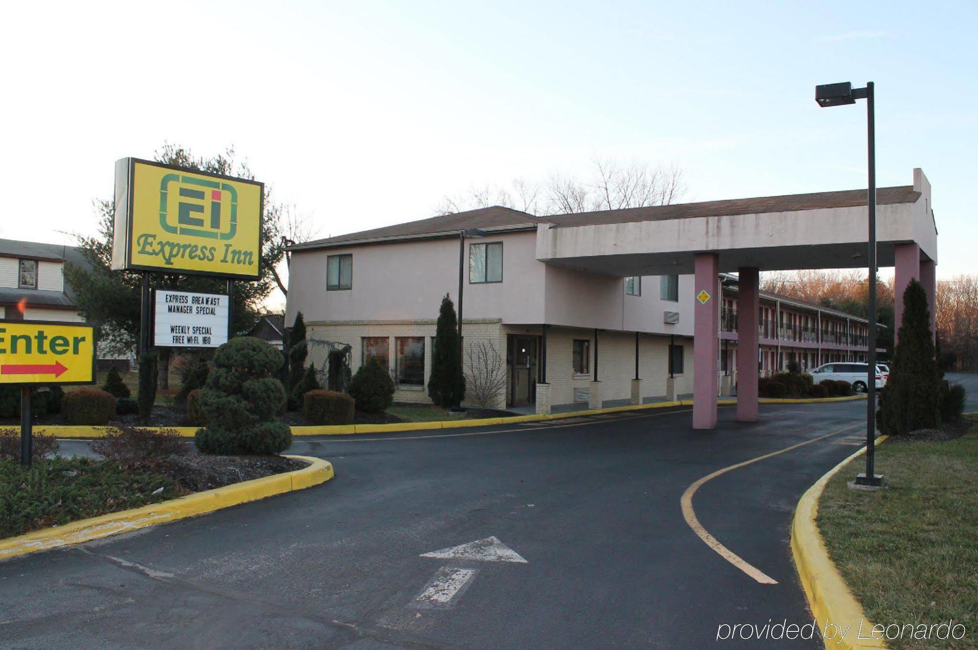 Express Inn - Wall Farmingdale Екстериор снимка